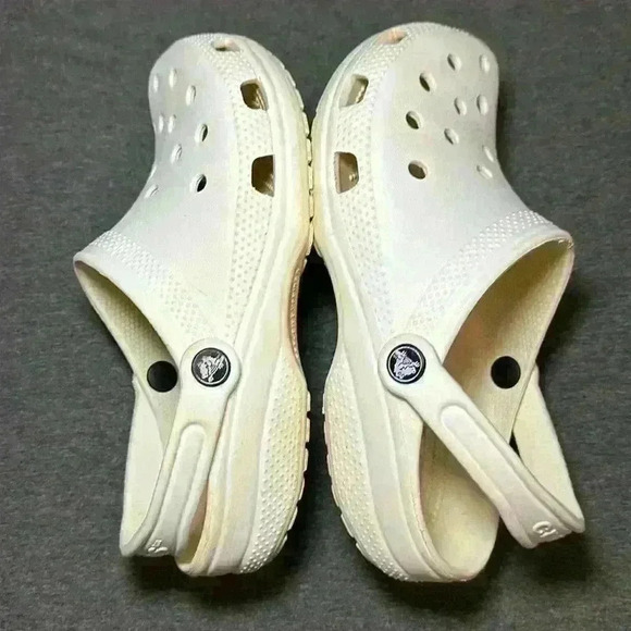 CROCS Classic White Clog Slip On Durable and Lightweight US Men's 6 or Women’s 8 - Picture 10 of 11